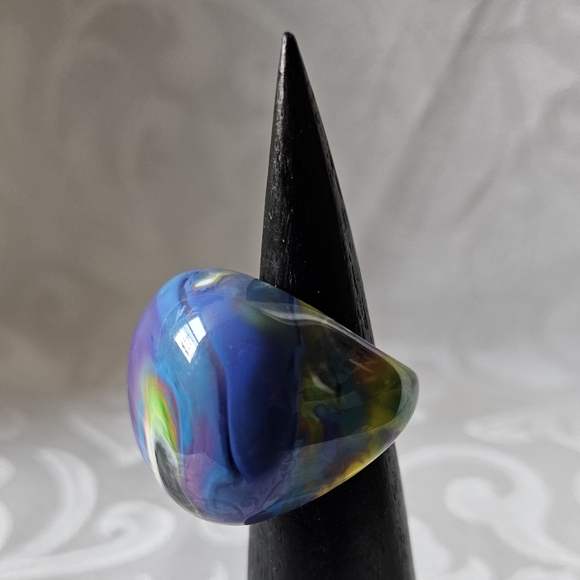 Vintage Blue Marble Lucite Dome Ring Size 8 - Picture 7 of 11